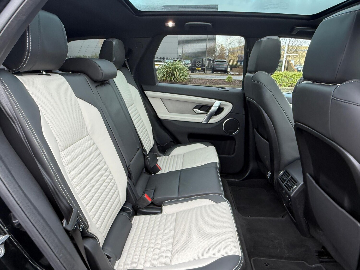 Used Land Rover Discovery Sport 2025 for sale - 76227587: Photo 30