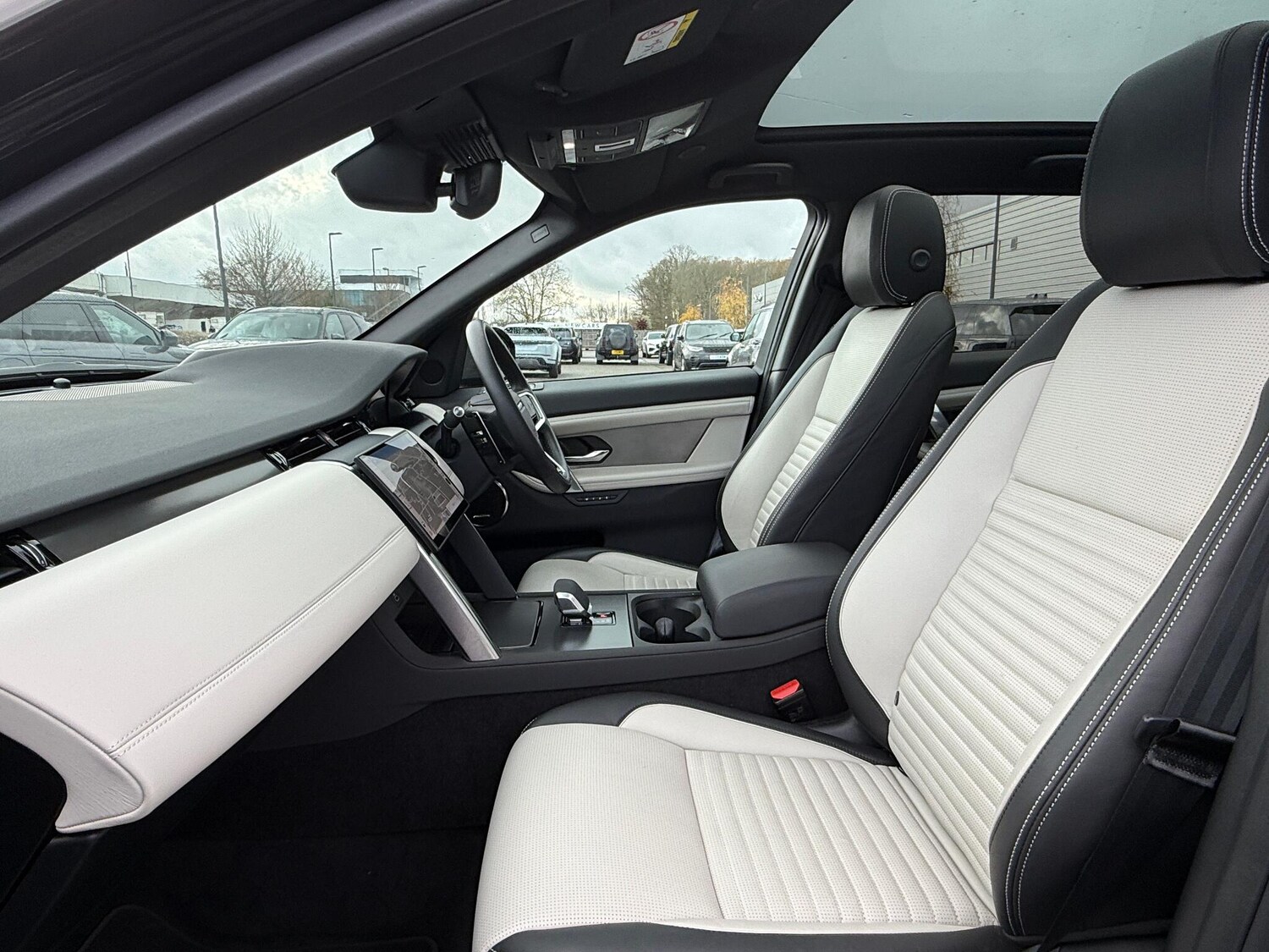 Used Land Rover Discovery Sport 2025 for sale - 76227587: Photo 40