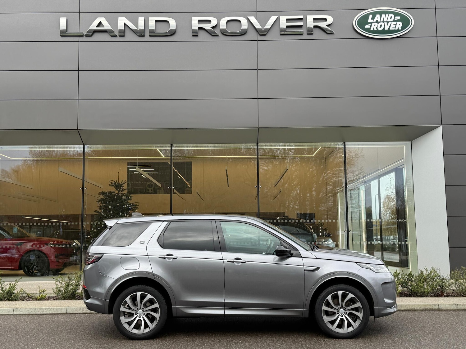 Used Land Rover Discovery Sport 2022 for sale - 76765835: Photo 2