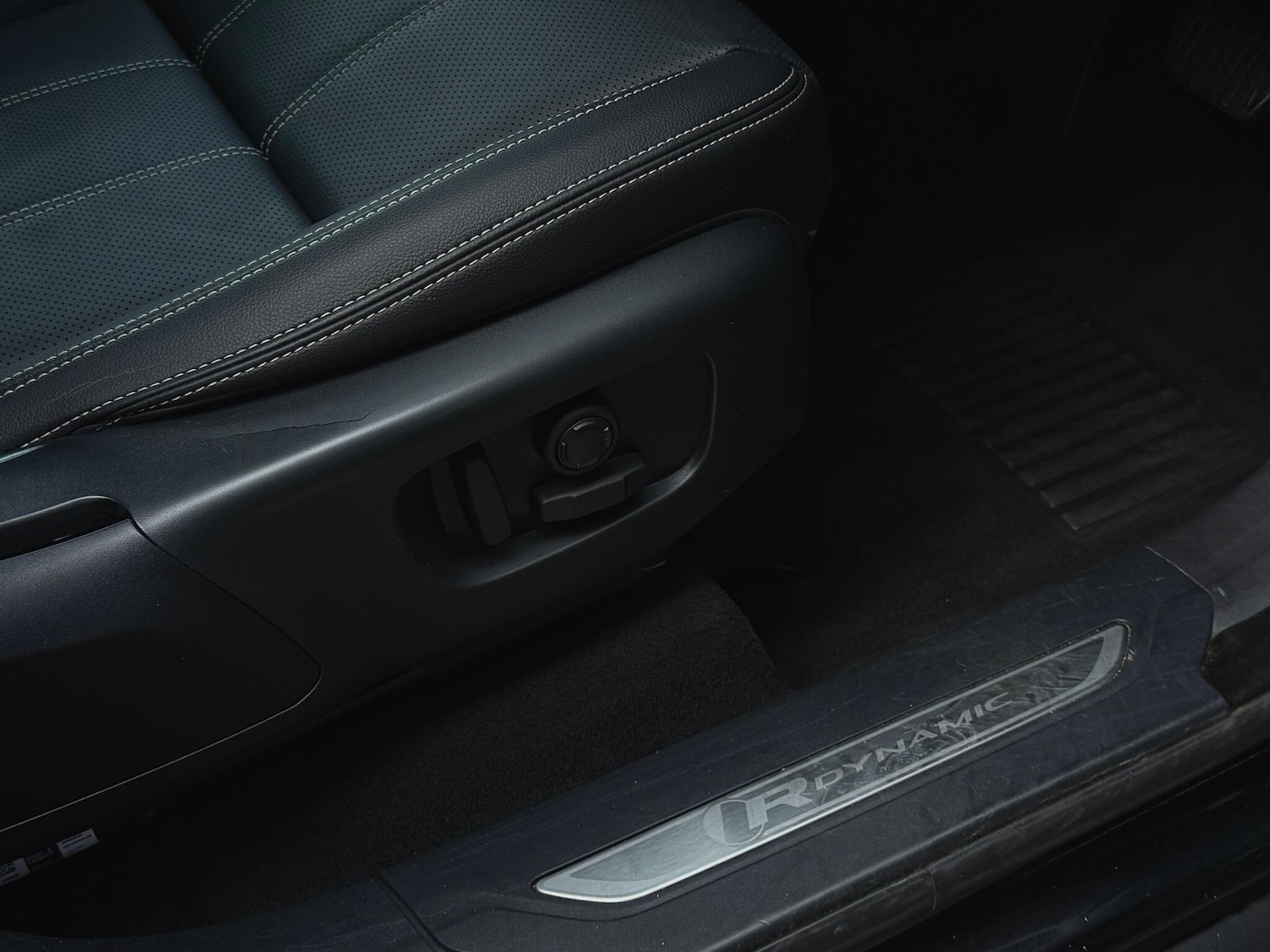 Used Land Rover Range Rover Velar 2021 for sale - 76349346: Photo 41