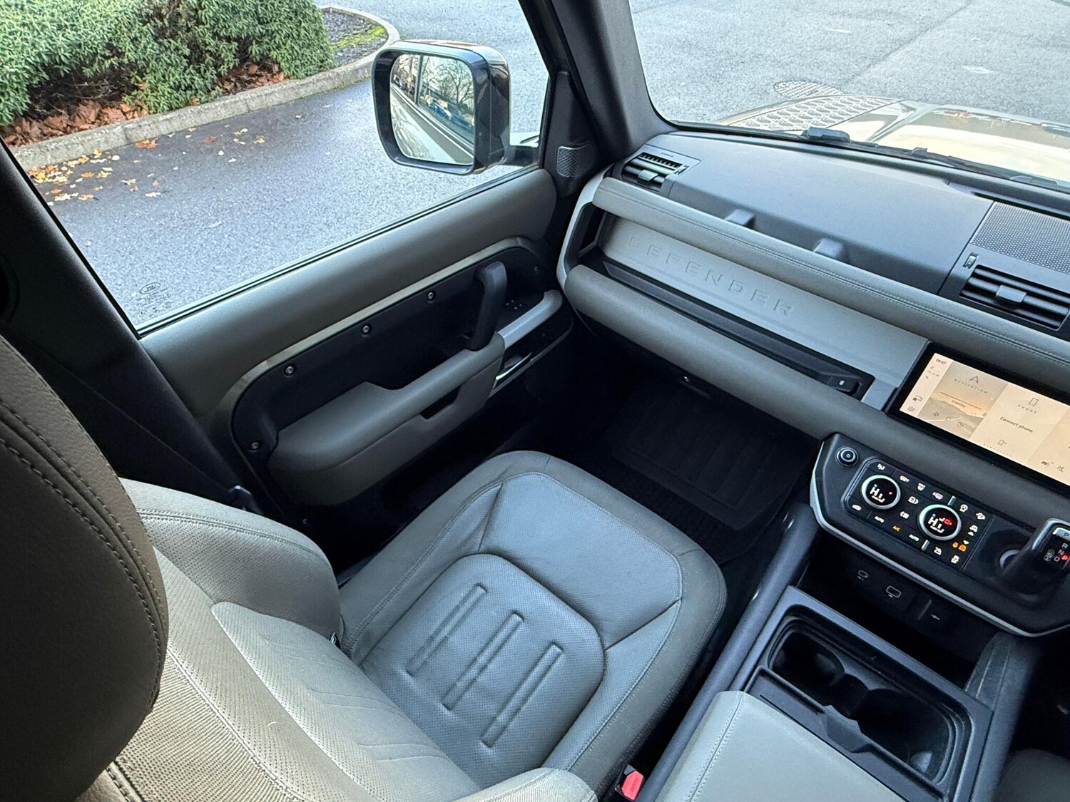 Used Land Rover Defender 110 2020 for sale - 76898856: Photo 24