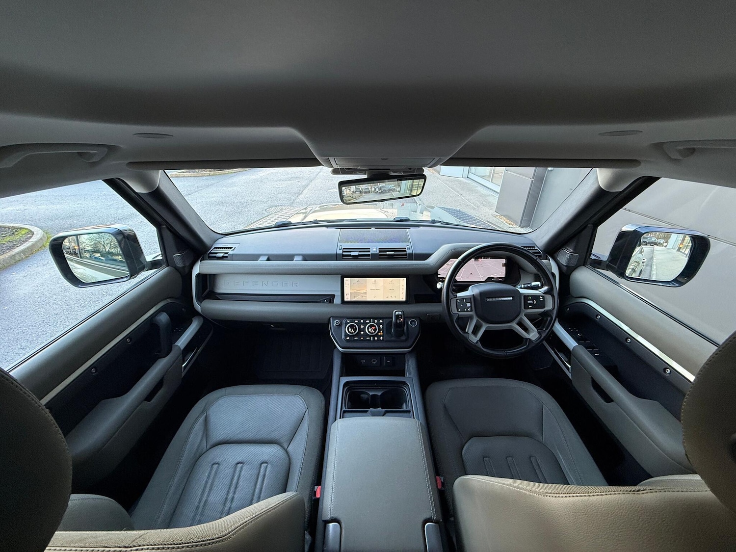 Used Land Rover Defender 110 2020 for sale - 76898856: Photo 3