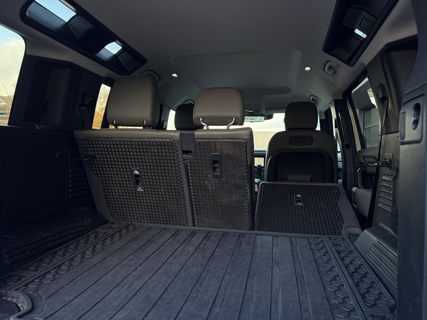 Used Land Rover Defender 110 2020 for sale - 76898856: Photo 35