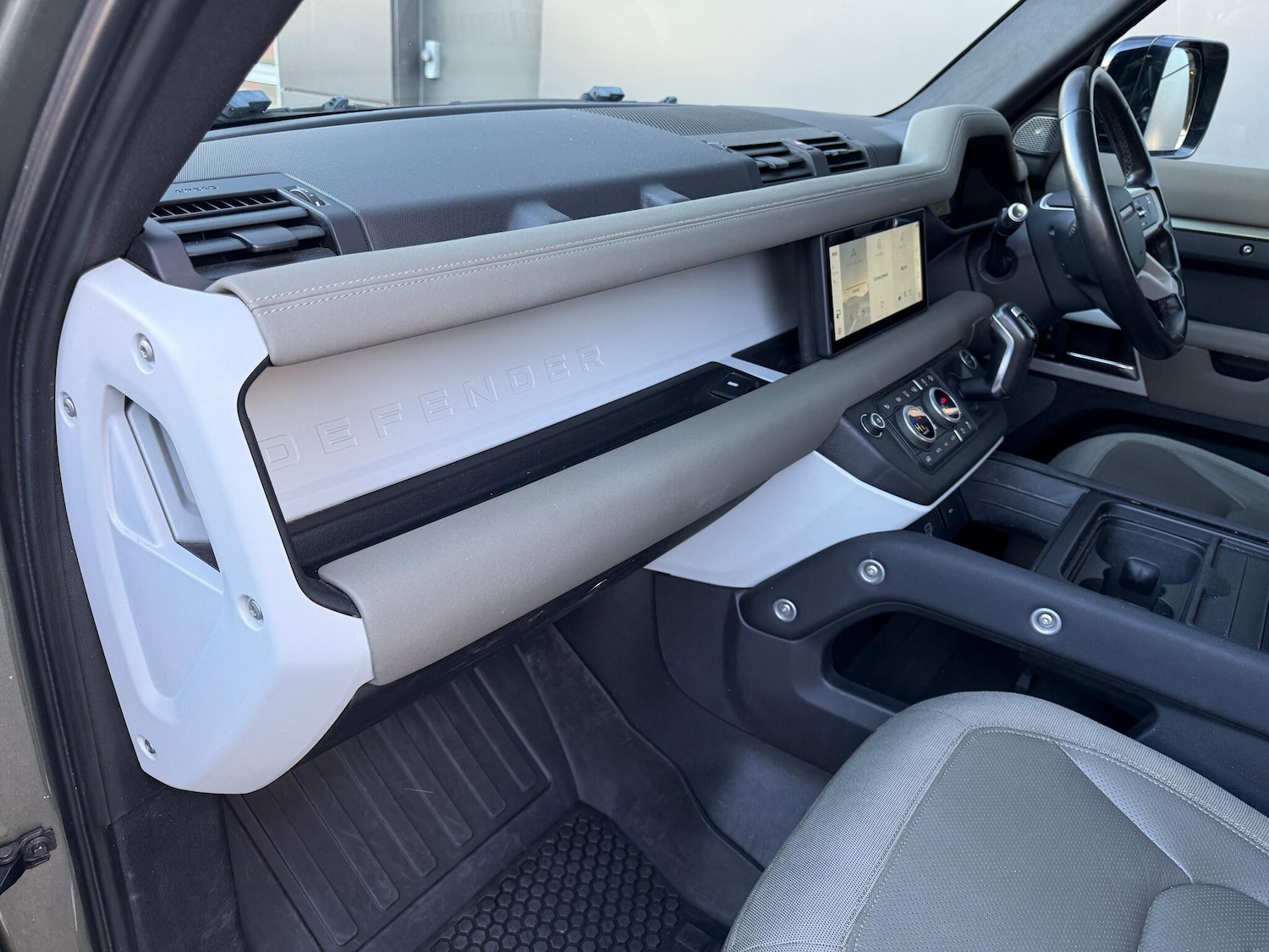 Used Land Rover Defender 110 2020 for sale - 76898856: Photo 45