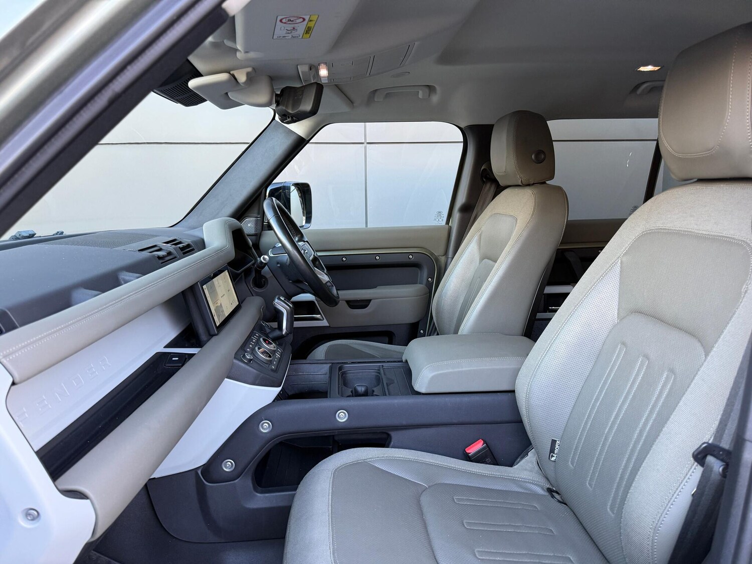 Used Land Rover Defender 110 2020 for sale - 76898856: Photo 46