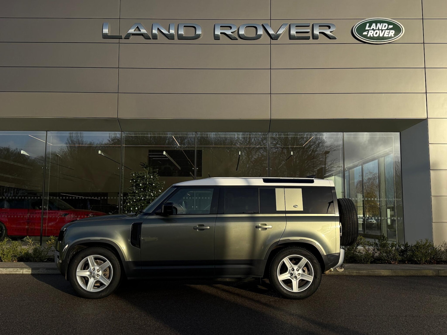 Used Land Rover Defender 110 2020 for sale - 76898856: Photo 9