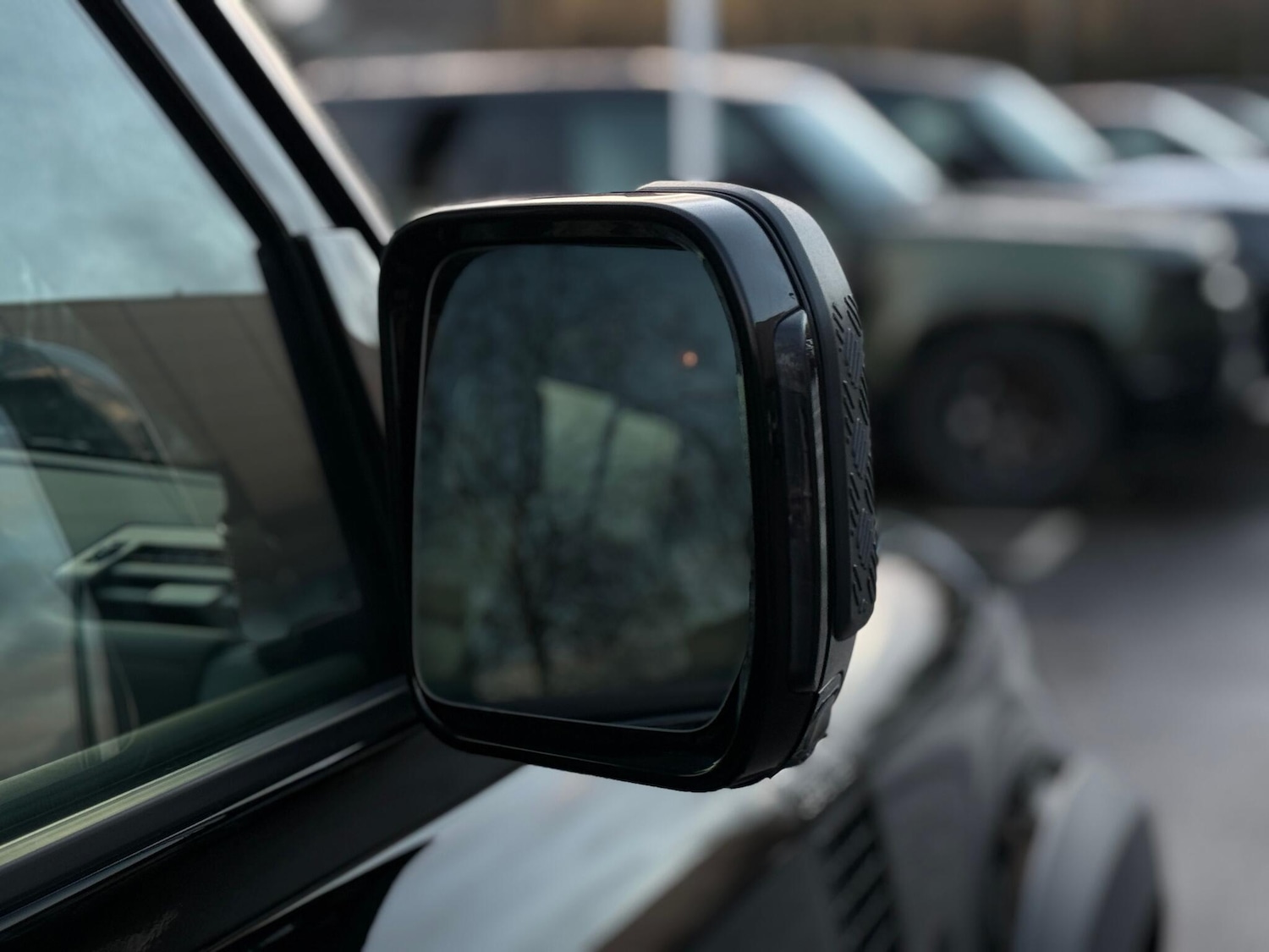 Used Land Rover Defender 2024 for sale - 77175357: Photo 15