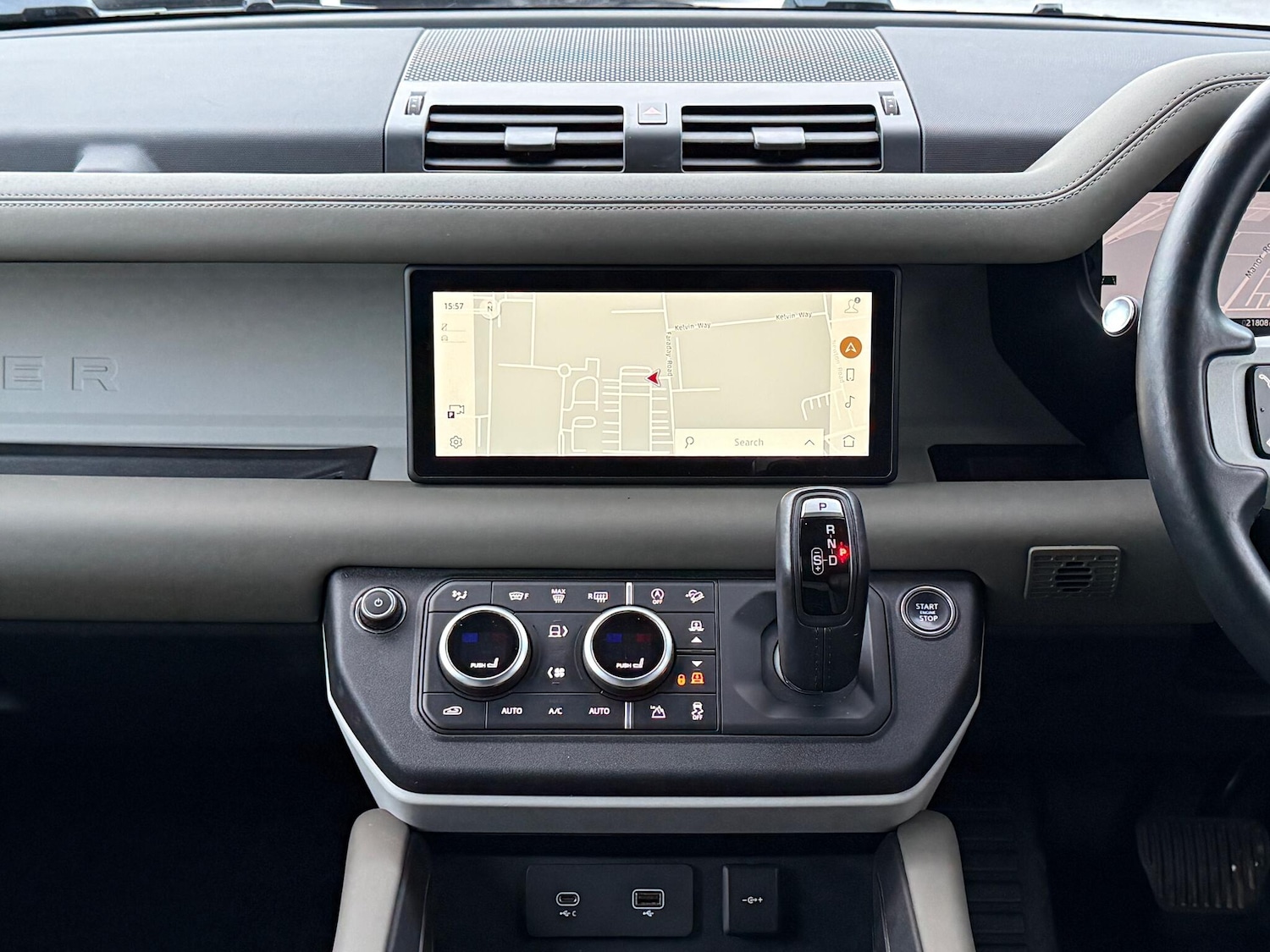 Used Land Rover Defender 2024 for sale - 77175357: Photo 24