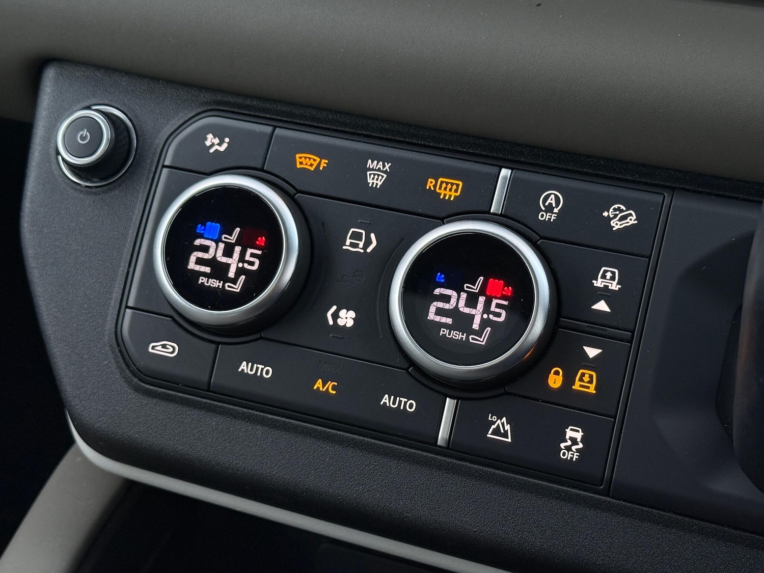 Used Land Rover Defender 2024 for sale - 77175357: Photo 33