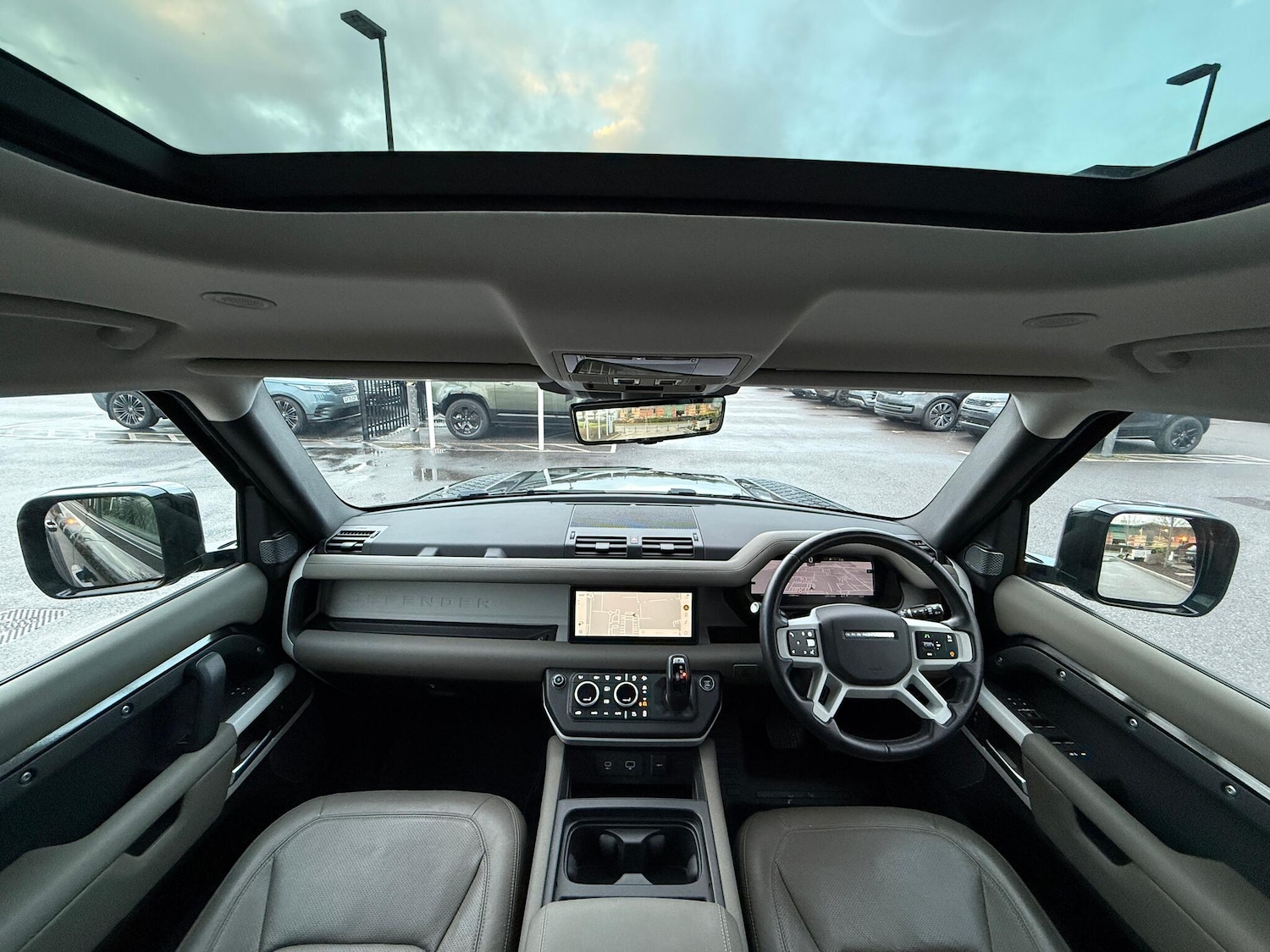 Used Land Rover Defender 2024 for sale - 77175357: Photo 4