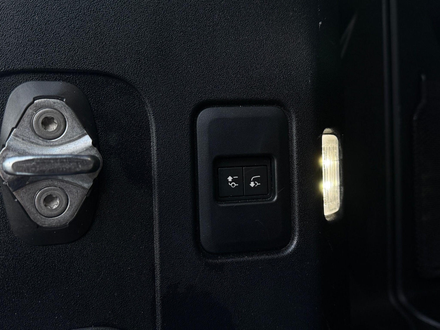 Used Land Rover Defender 2024 for sale - 77175357: Photo 41