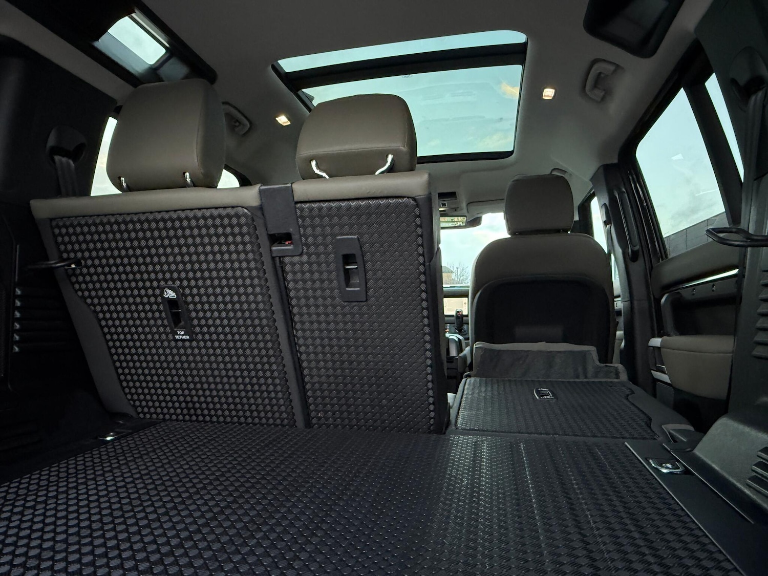 Used Land Rover Defender 2024 for sale - 77175357: Photo 42