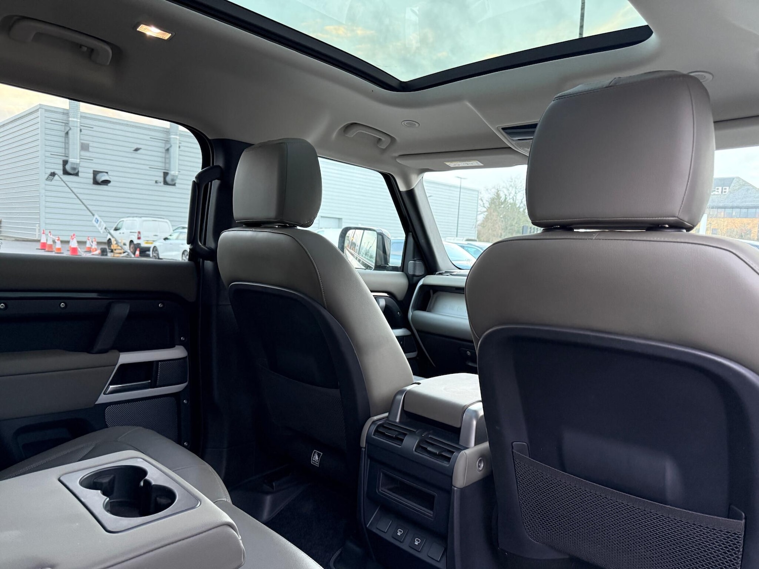 Used Land Rover Defender 2024 for sale - 77175357: Photo 46