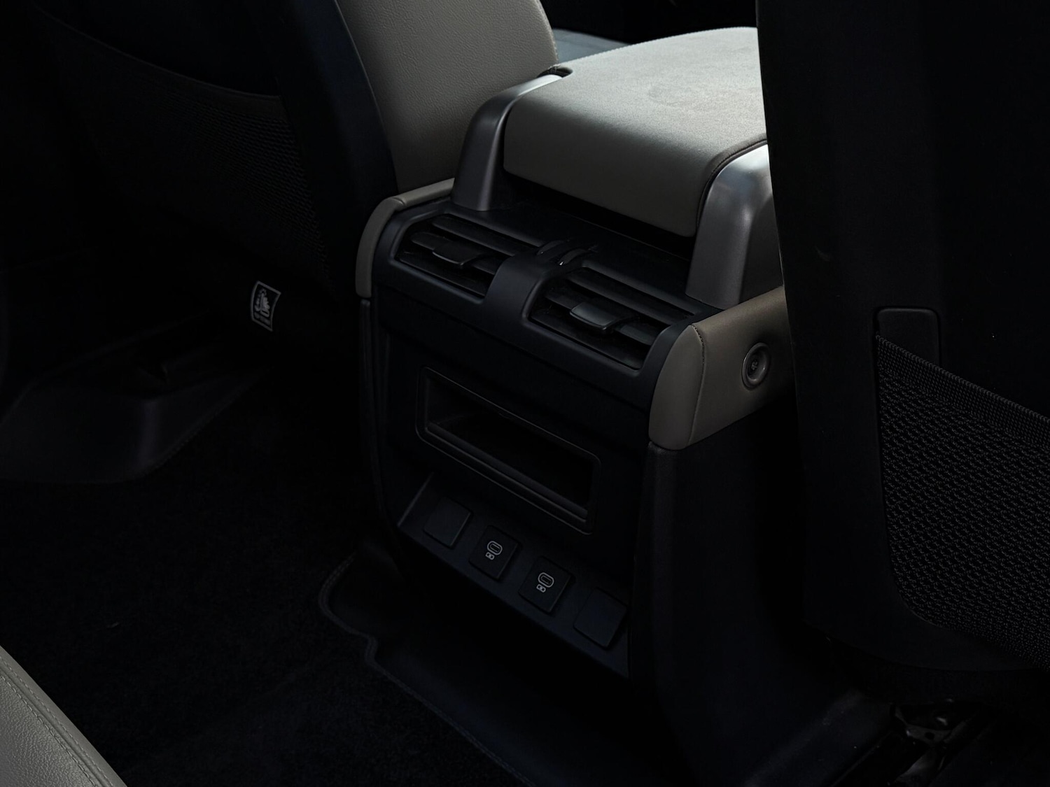 Used Land Rover Defender 2024 for sale - 77175357: Photo 47