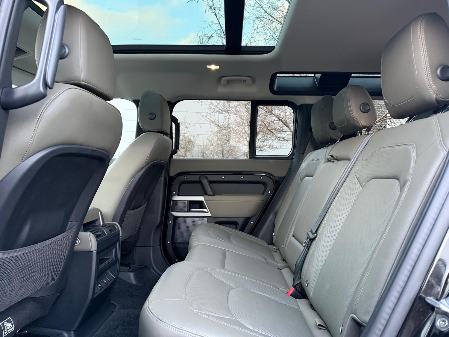 Used Land Rover Defender 2024 for sale - 77175357: Photo 48