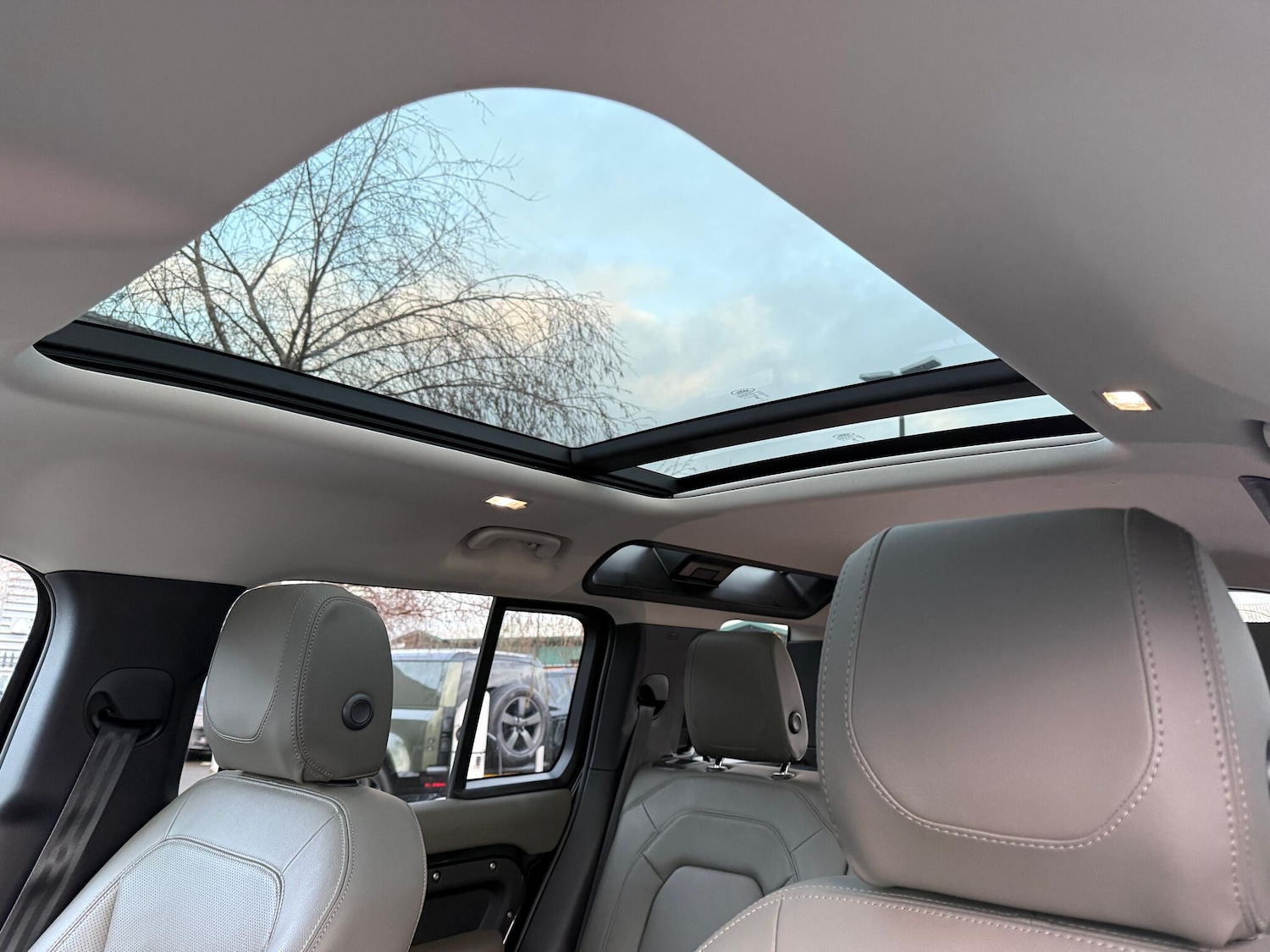 Used Land Rover Defender 2024 for sale - 77175357: Photo 6