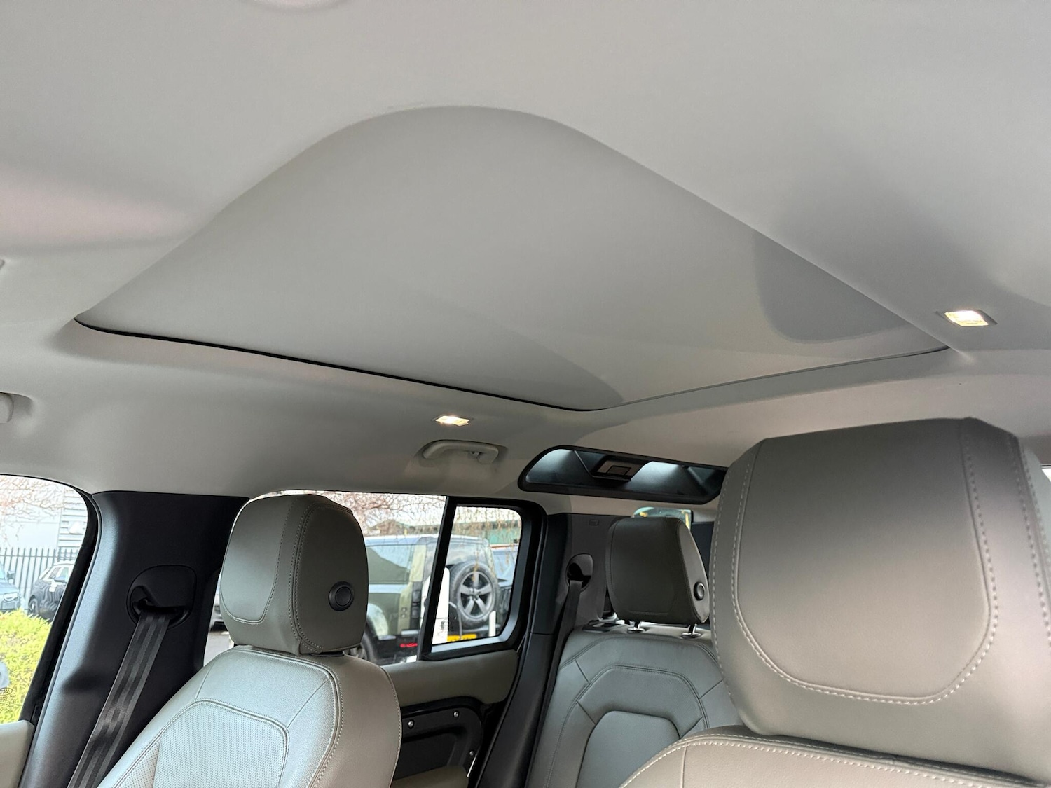 Used Land Rover Defender 2024 for sale - 77175357: Photo 7