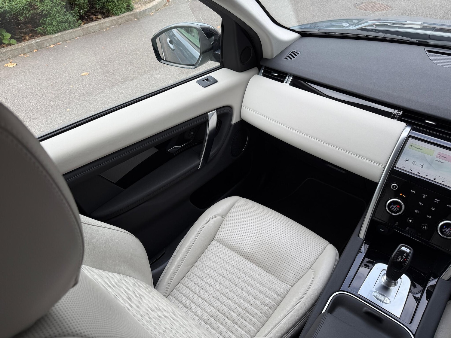 Used Land Rover Discovery Sport 2020 for sale - 76153093: Photo 24