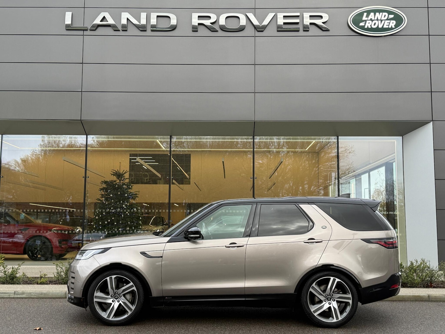 Used Land Rover Discovery 2021 for sale - 76865434: Photo 12