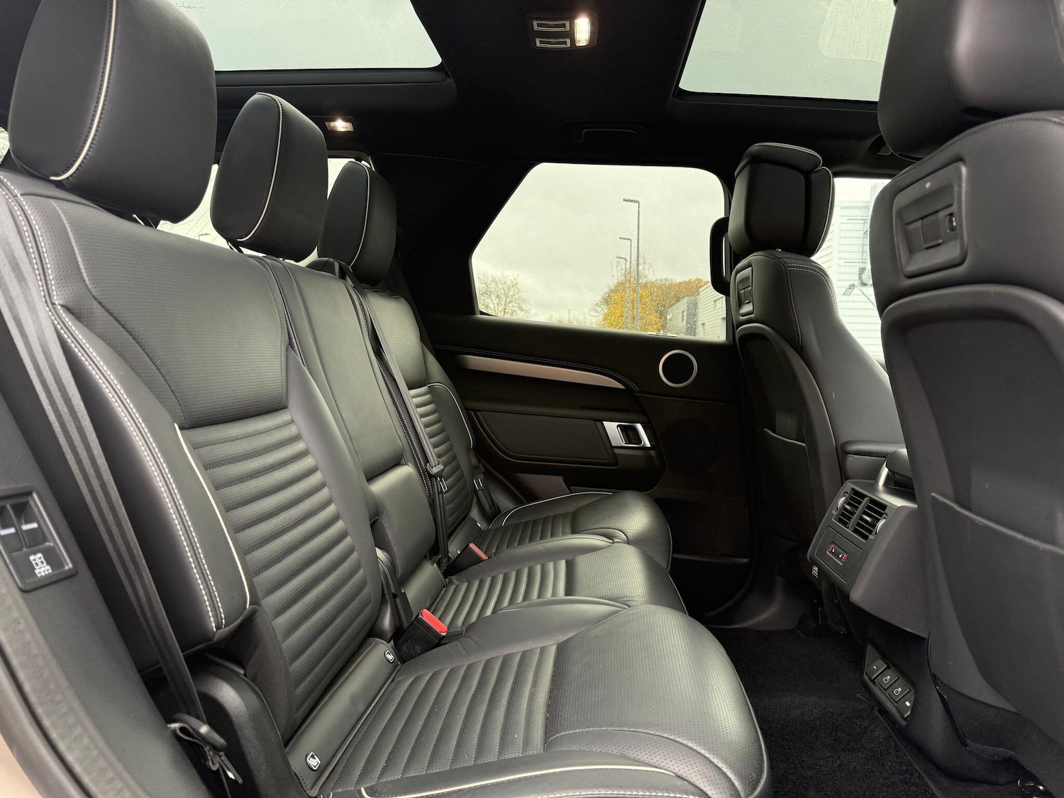 Used Land Rover Discovery 2021 for sale - 76865434: Photo 44