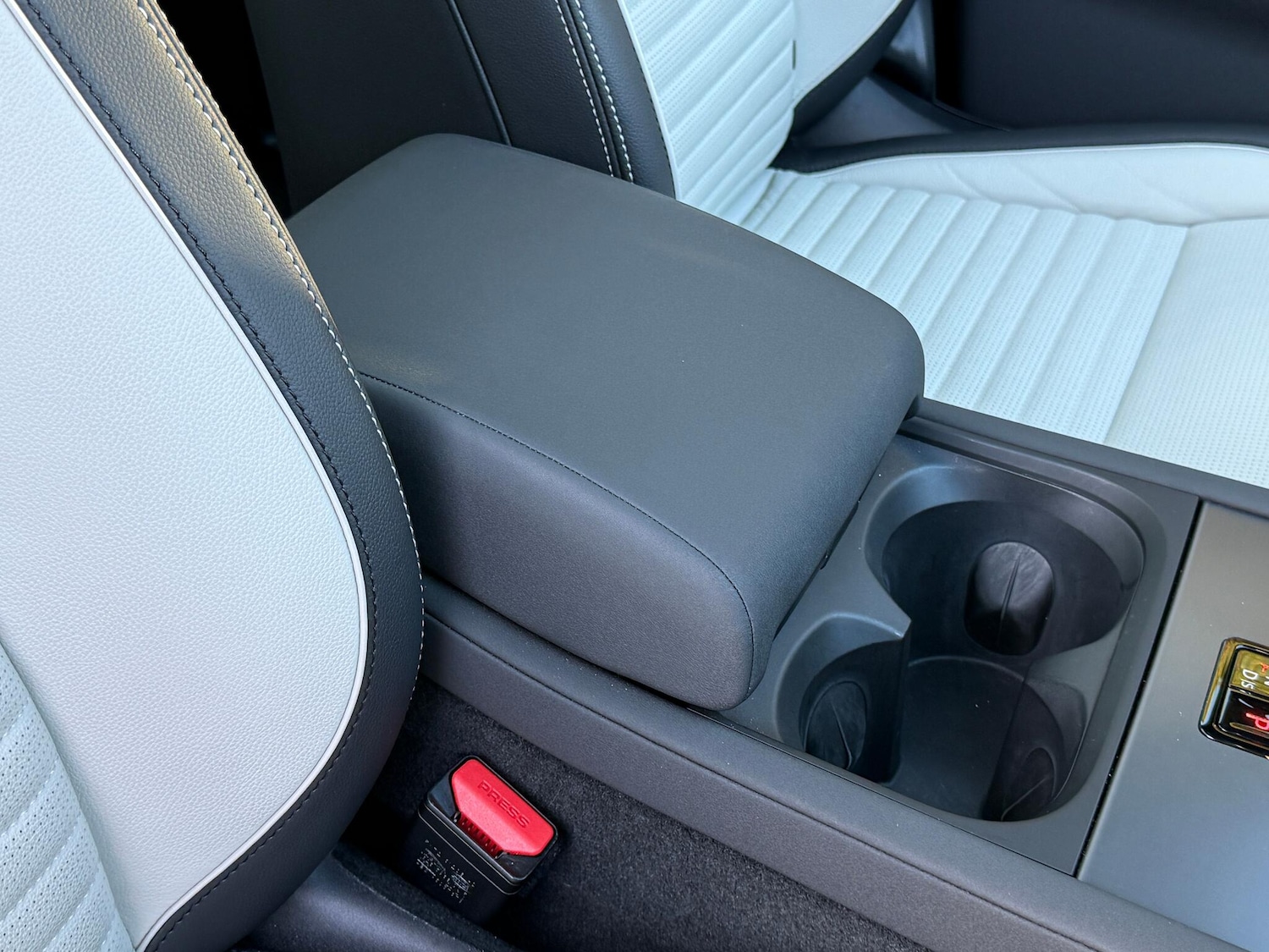 Used Land Rover Discovery Sport for sale - 76700563: Photo 38