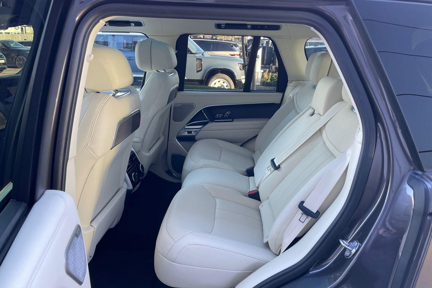 Used Land Rover Range Rover 2025 for sale - 76765231: Photo 41