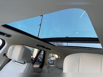 Used Land Rover Range Rover 2025 for sale - 76765231: Photo