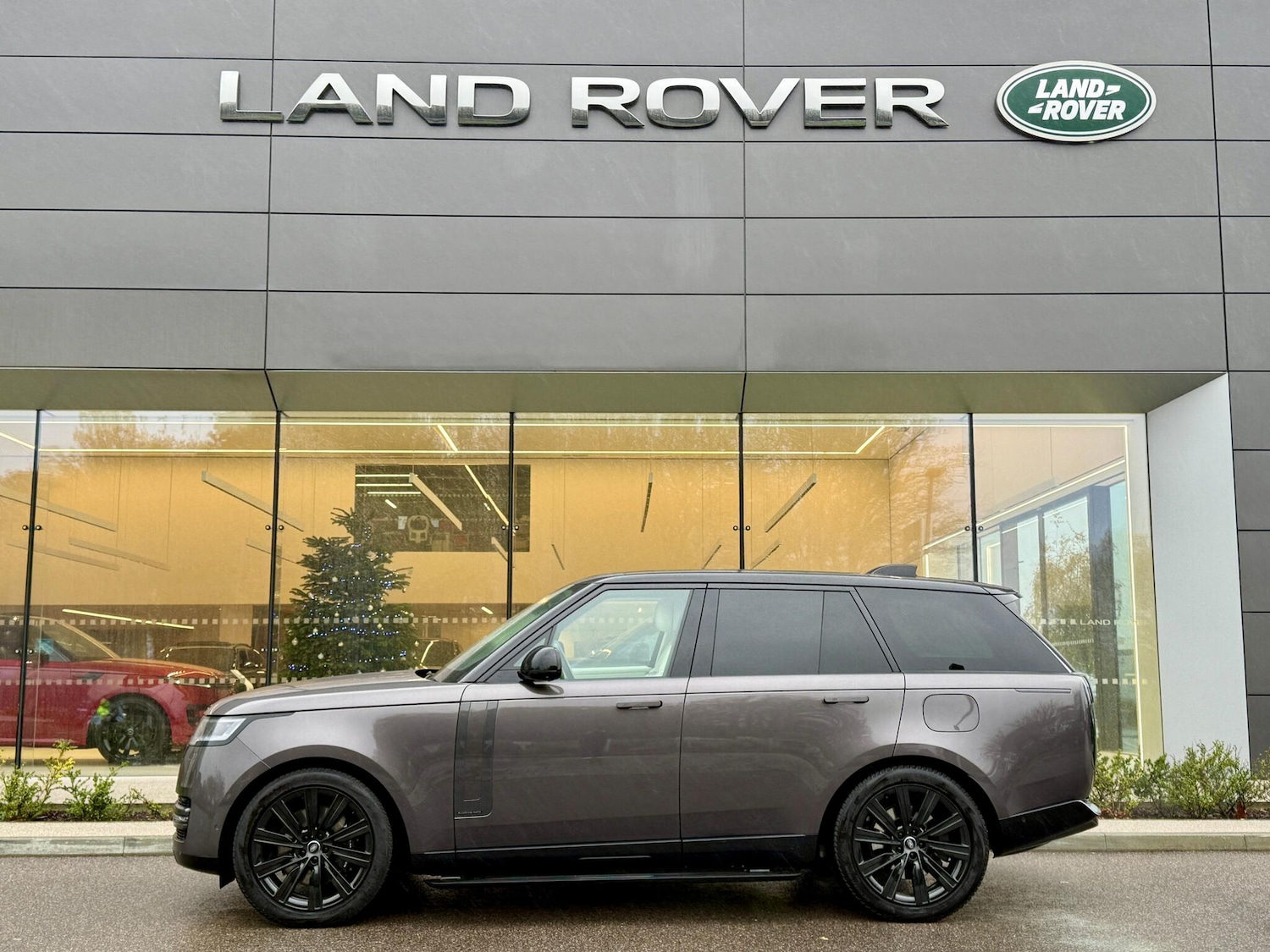 Used Land Rover Range Rover 2025 for sale - 76765231: Photo 8