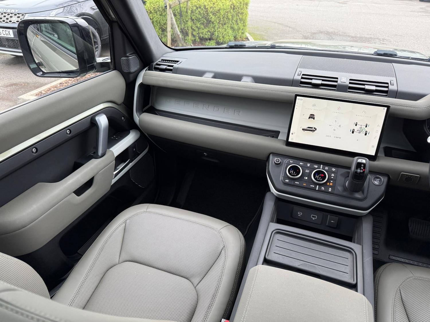 Used Land Rover Defender 2023 for sale - 77331541: Photo 23