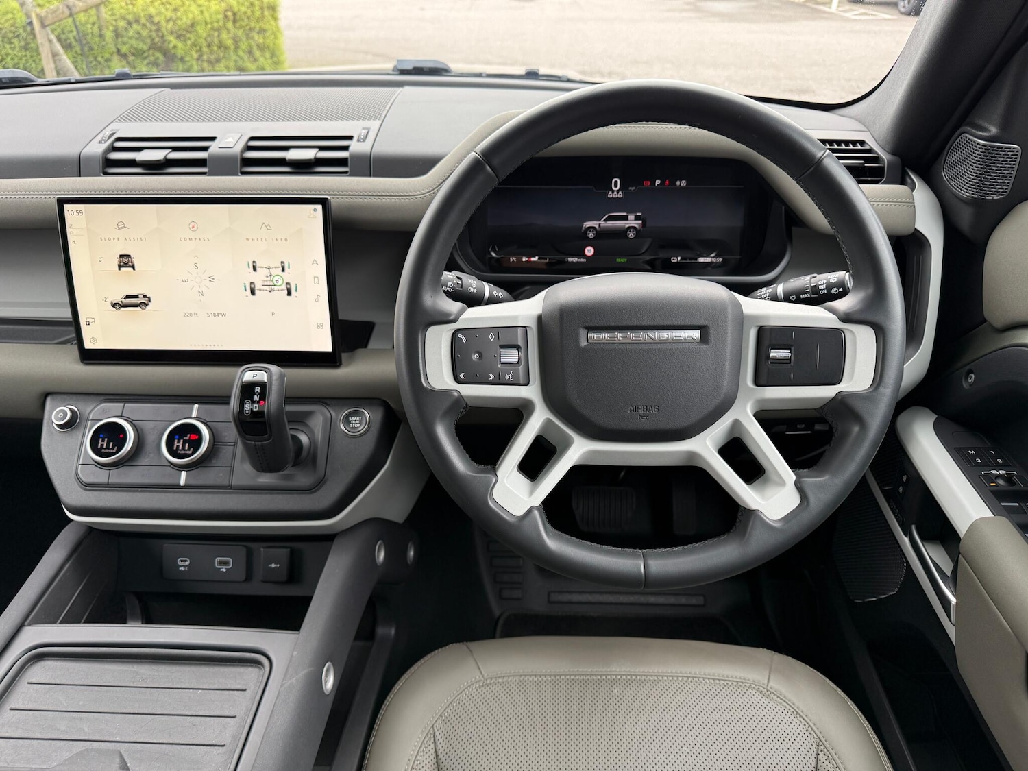 Used Land Rover Defender 2023 for sale - 77331541: Photo 26