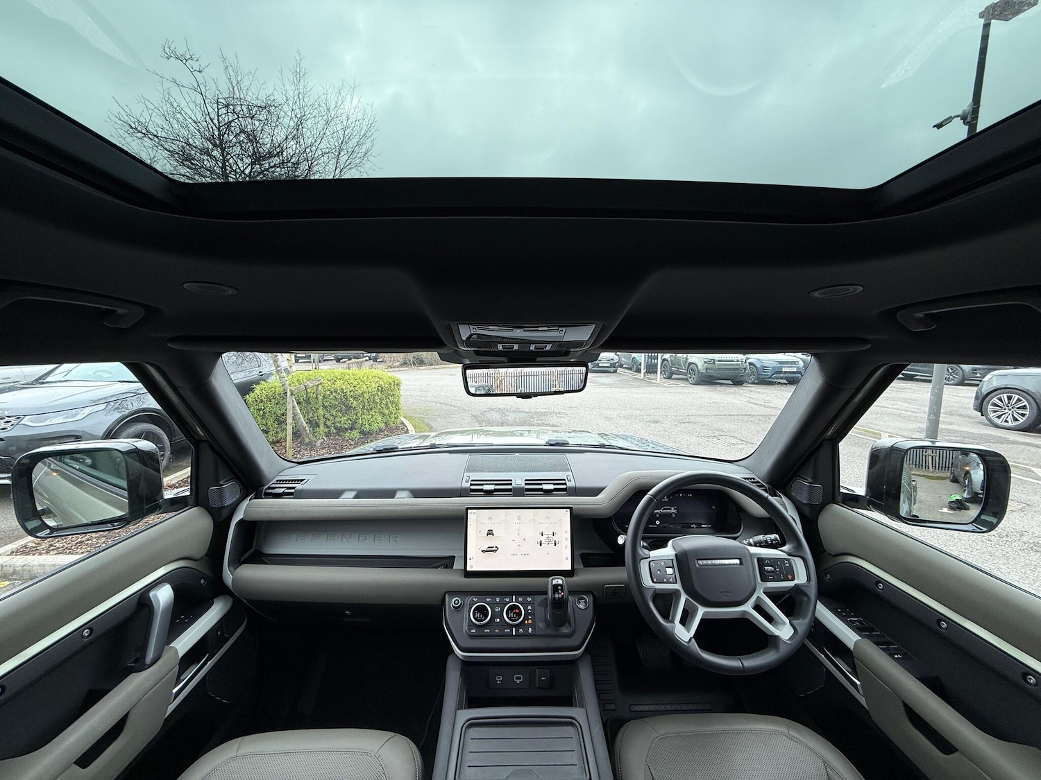 Used Land Rover Defender 2023 for sale - 77331541: Photo 4