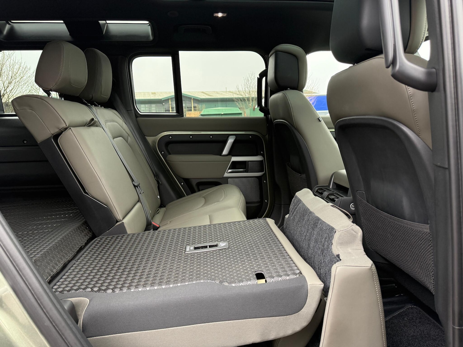 Used Land Rover Defender 2023 for sale - 77331541: Photo 46