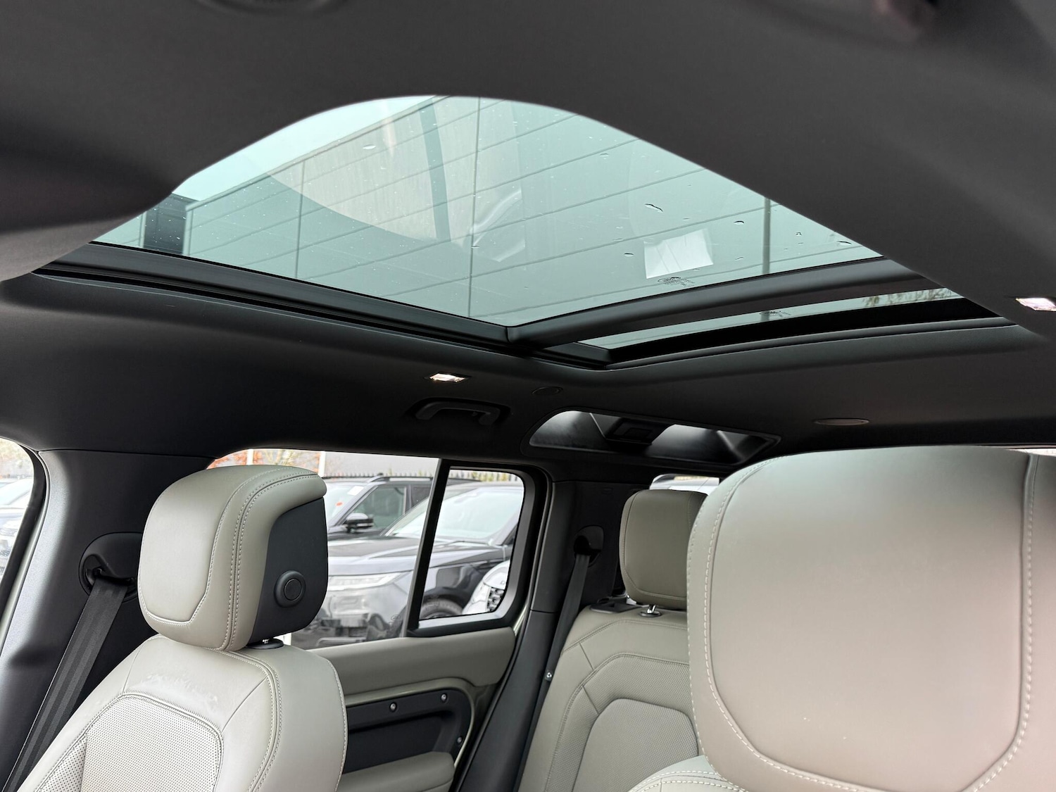 Used Land Rover Defender 2023 for sale - 77331541: Photo 6