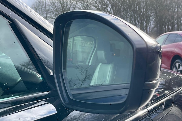 Used Land Rover Range Rover Velar 2025 for sale - 76214459: Photo 10
