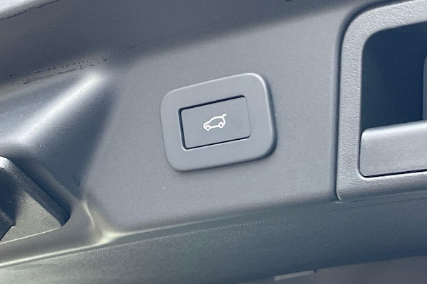 Used Land Rover Range Rover Velar 2025 for sale - 76214459: Photo 28