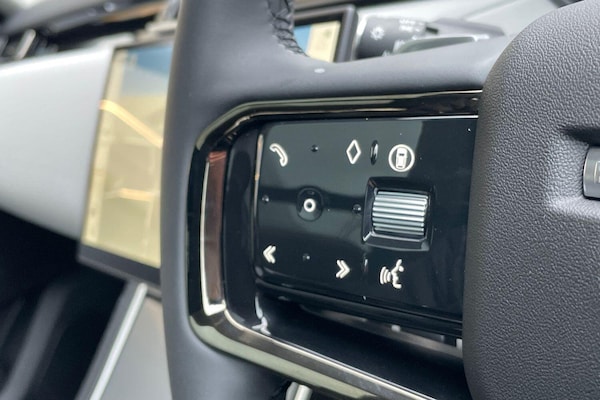 Used Land Rover Range Rover Velar 2025 for sale - 76214459: Photo 41