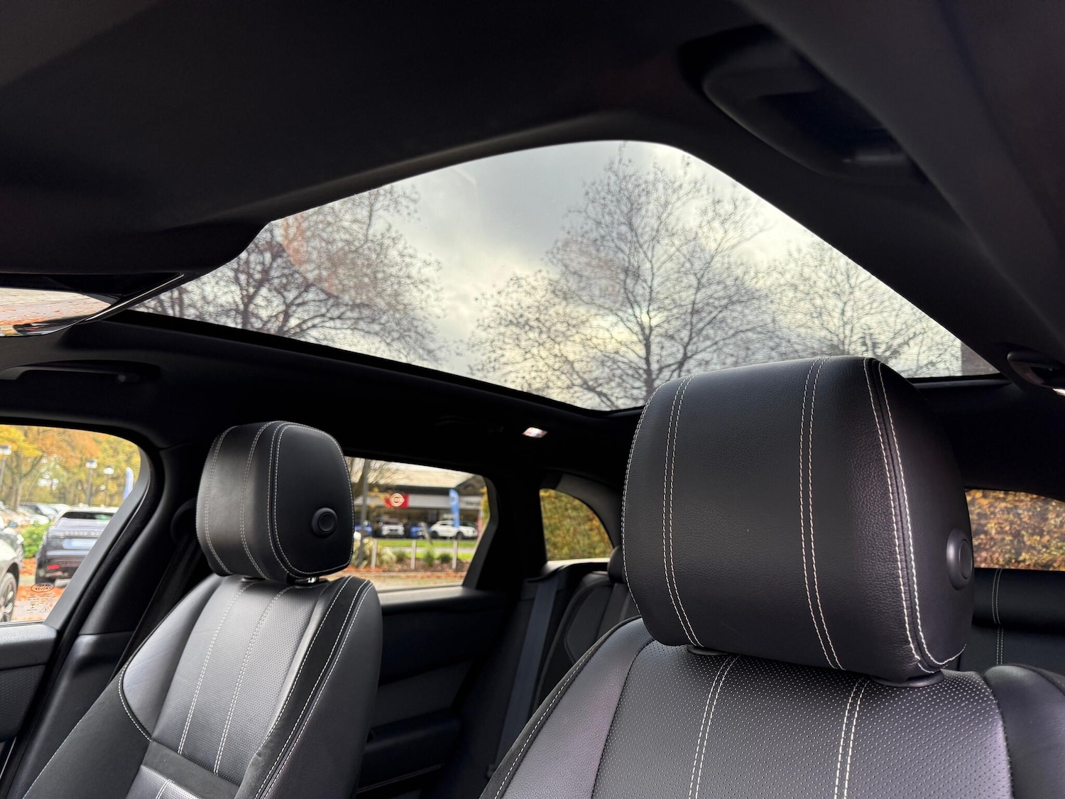 Used Land Rover Range Rover Velar 2018 for sale - 76550365: Photo 5