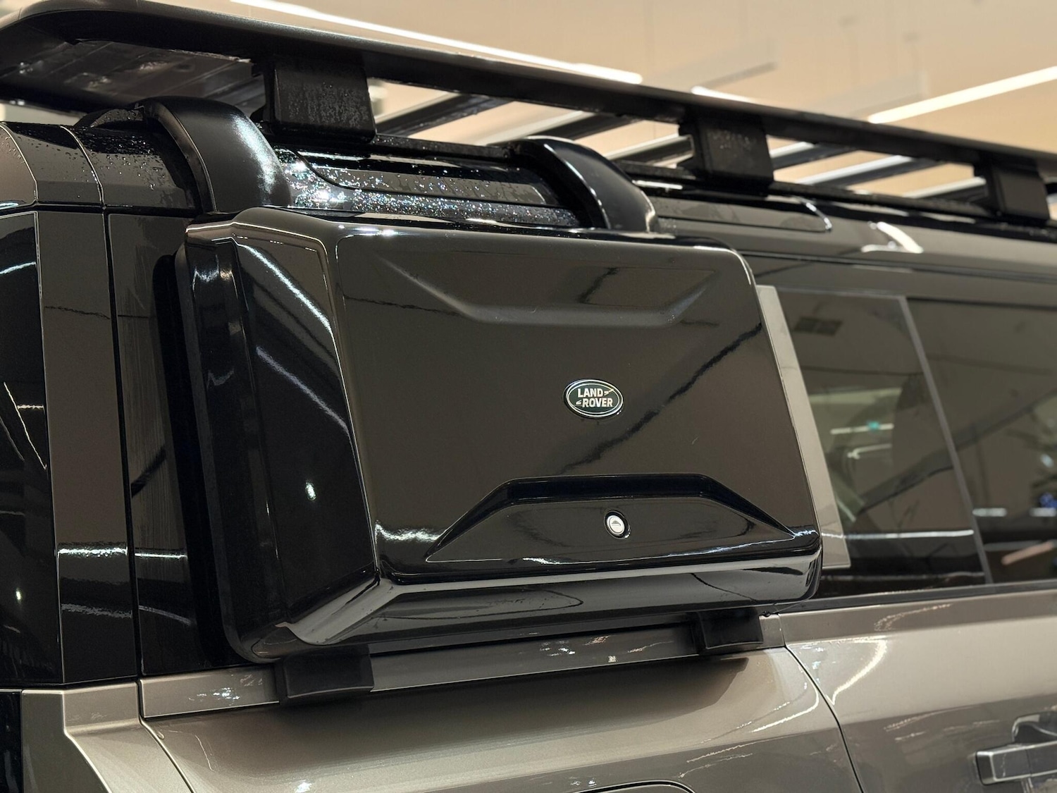 Used Land Rover Defender 110 for sale - 77001084: Photo 11