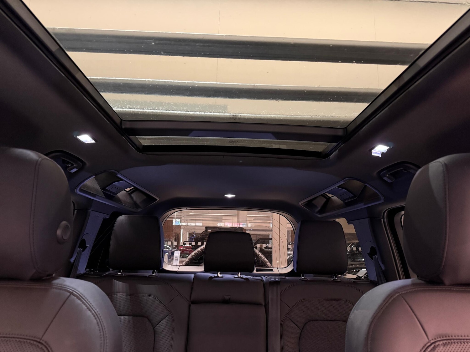 Used Land Rover Defender 110 for sale - 77001084: Photo 15