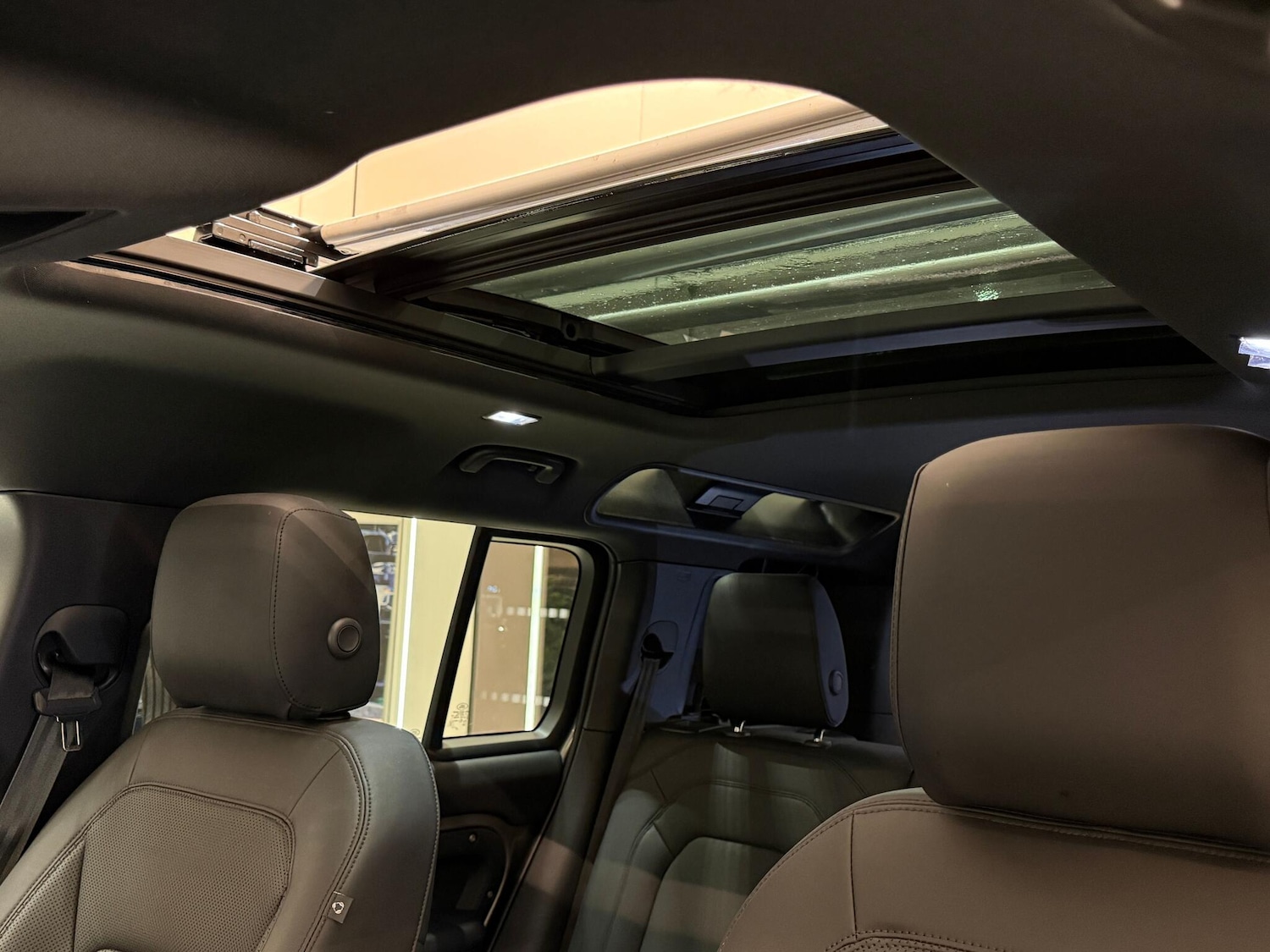 Used Land Rover Defender 110 for sale - 77001084: Photo 16