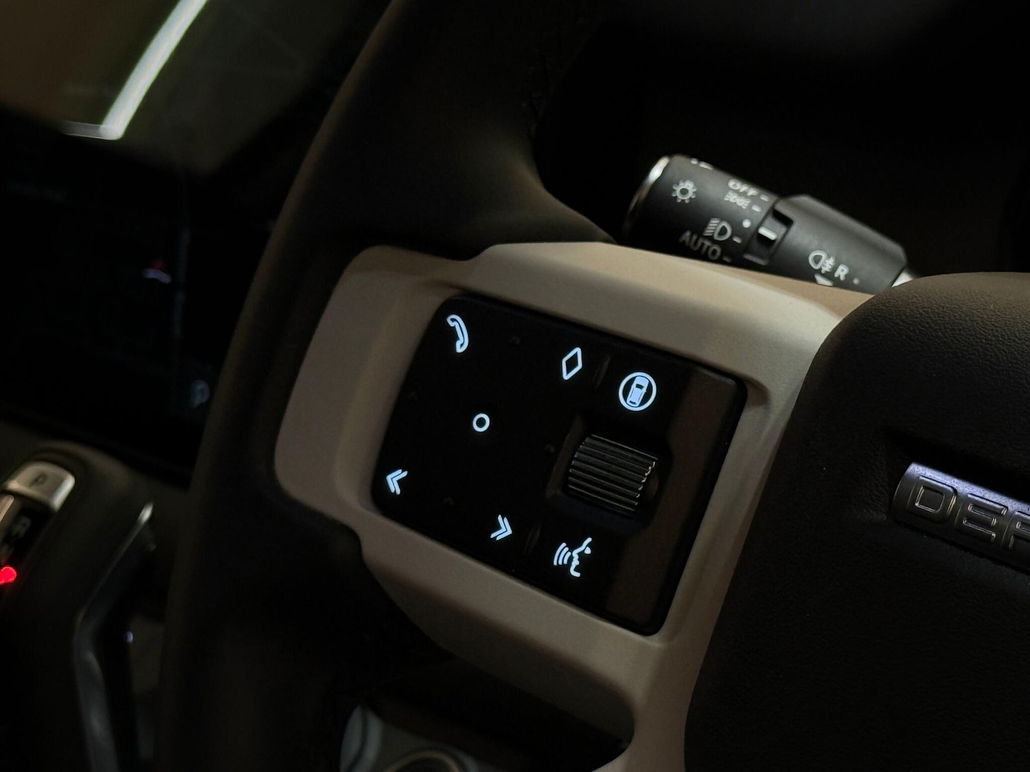 Used Land Rover Defender 110 for sale - 77001084: Photo 20