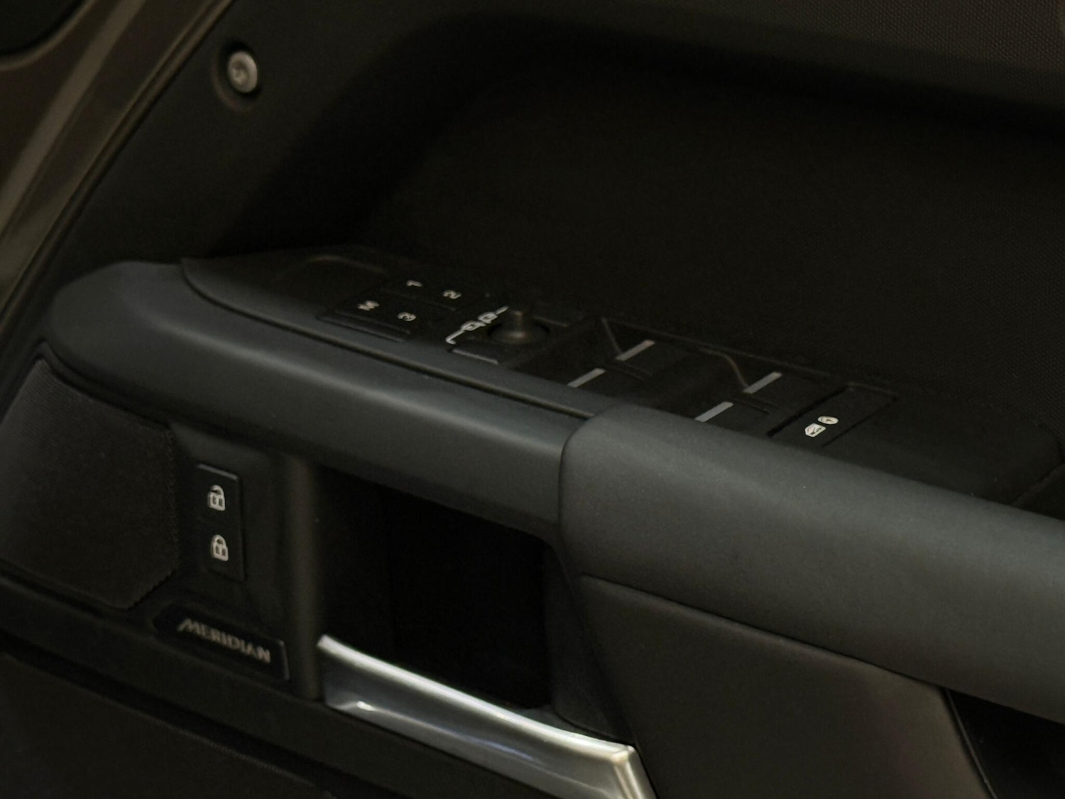 Used Land Rover Defender 110 for sale - 77001084: Photo 22