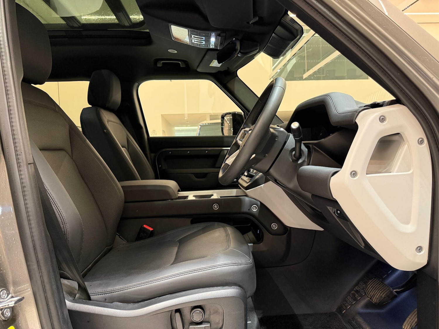 Used Land Rover Defender 110 for sale - 77001084: Photo 23