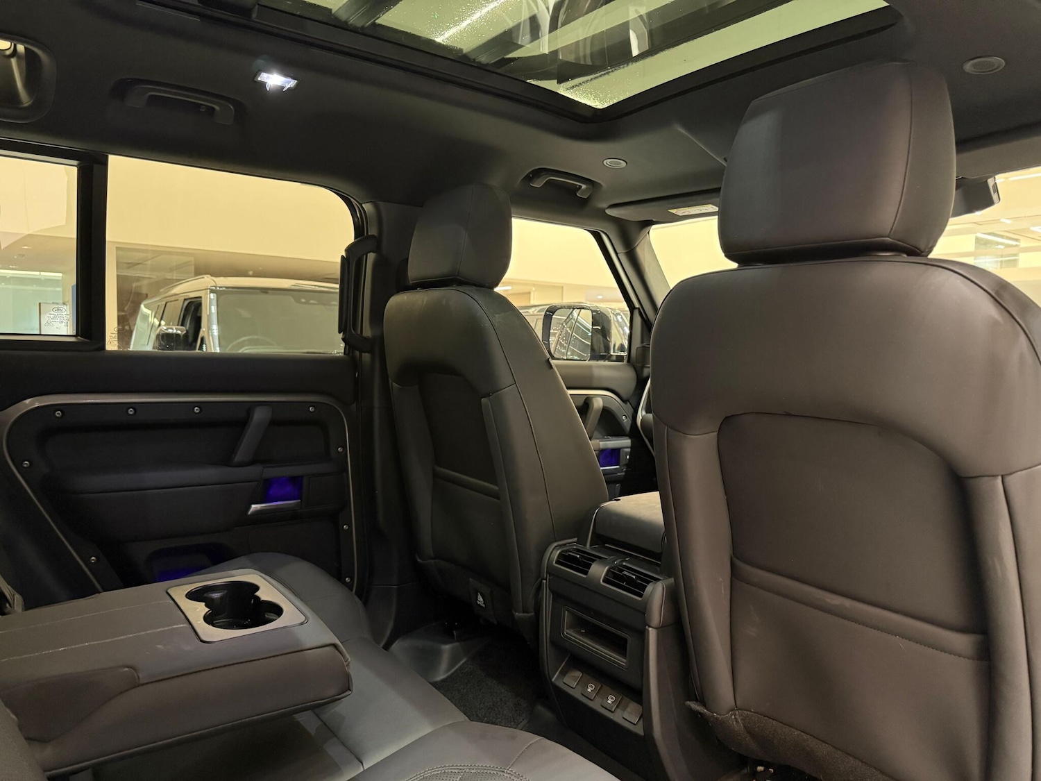 Used Land Rover Defender 110 for sale - 77001084: Photo 33