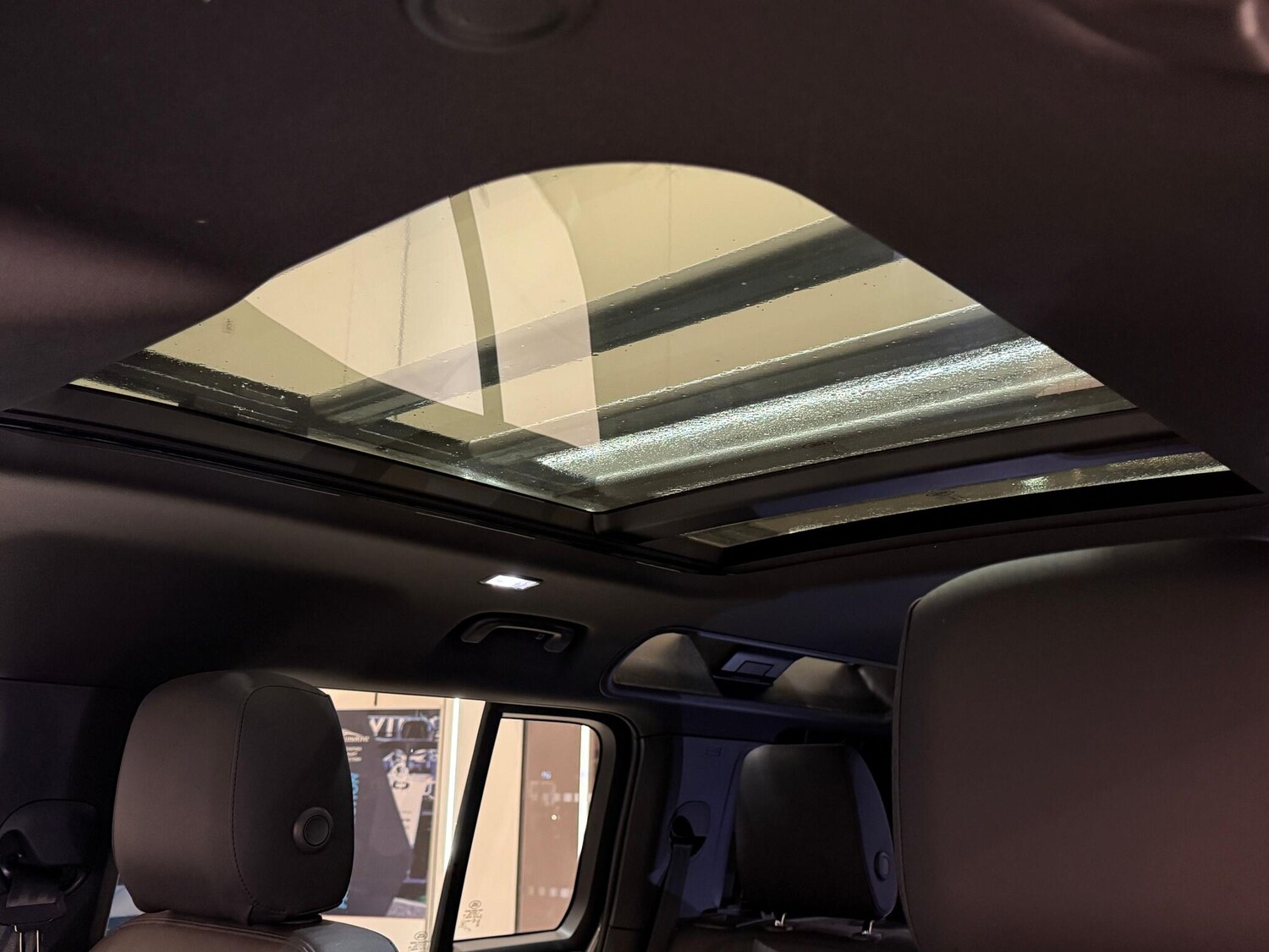 Used Land Rover Defender 110 for sale - 77001084: Photo 4