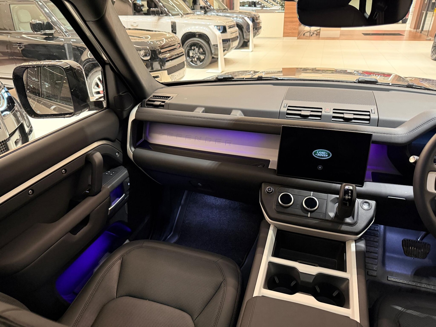 Used Land Rover Defender 110 for sale - 77001084: Photo 40