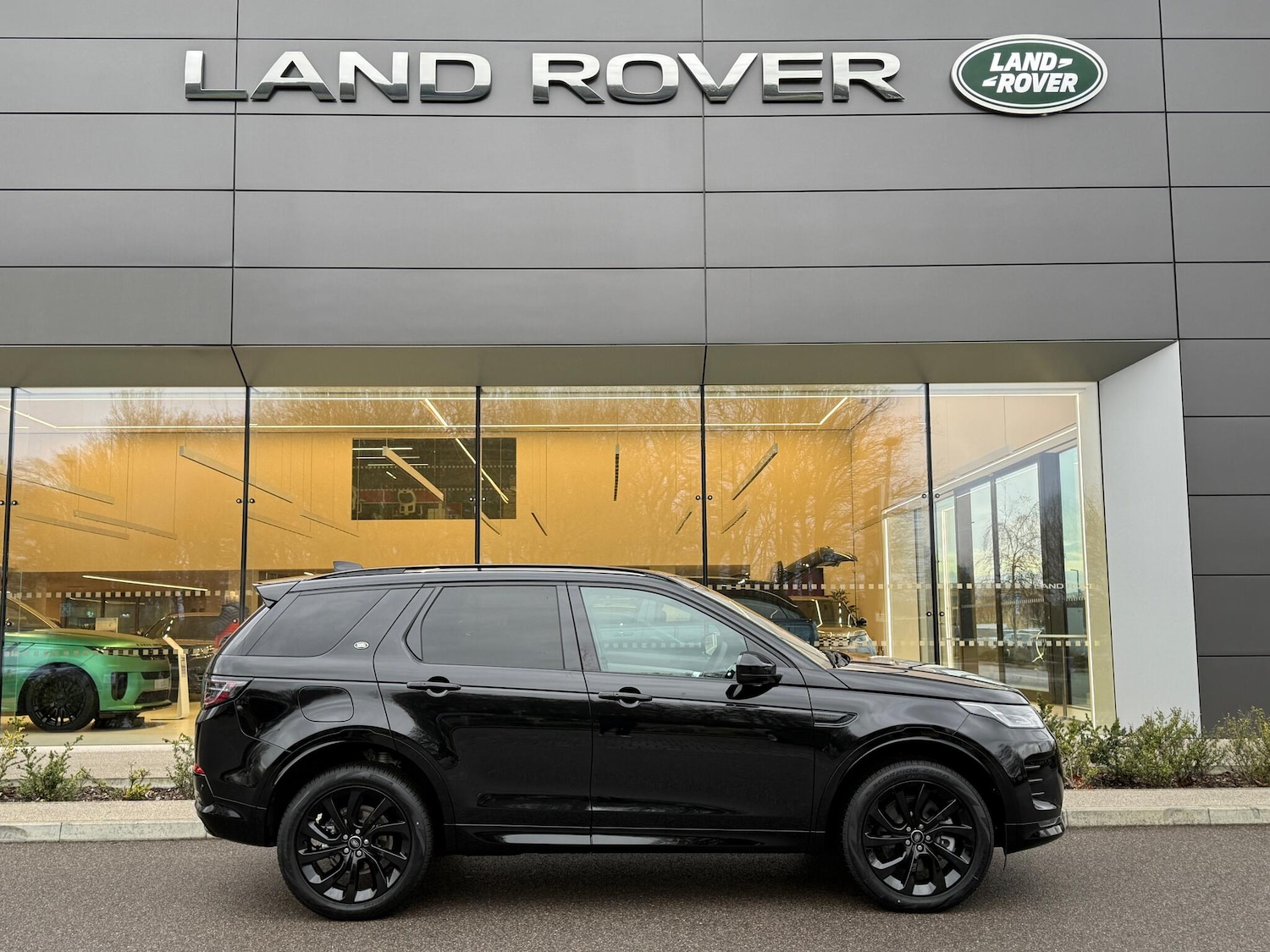 Used Land Rover Discovery Sport 2026 for sale - 77267547: Photo 2