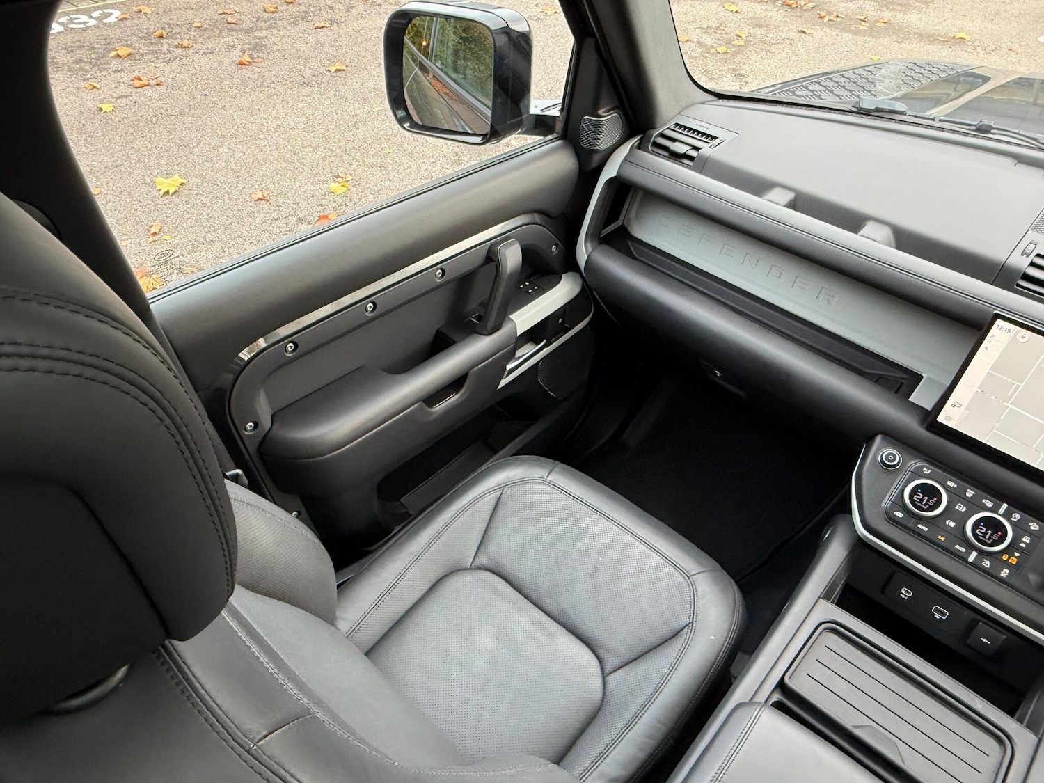 Used Land Rover Defender 2022 for sale - 77073987: Photo 23