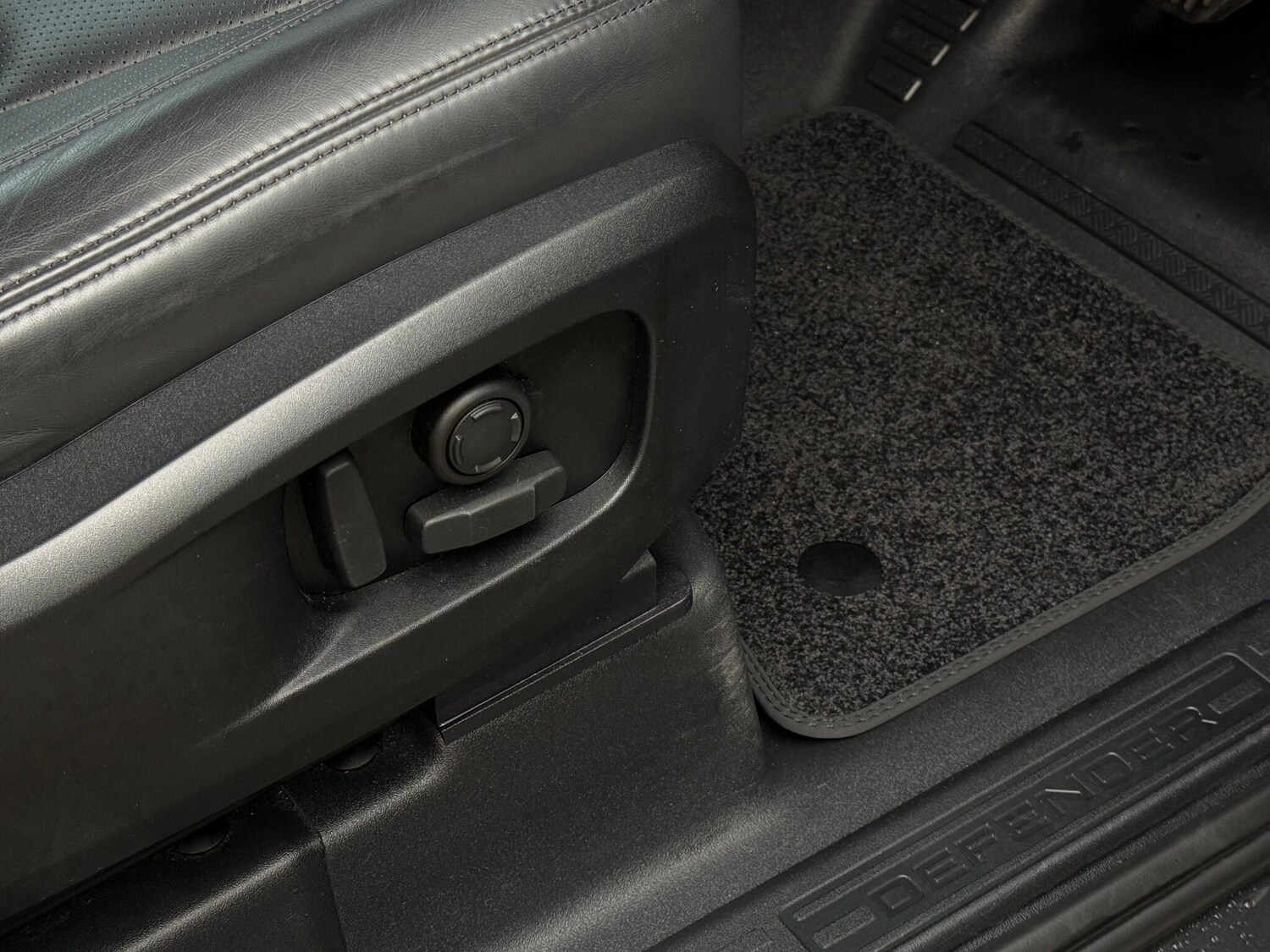 Used Land Rover Defender 2022 for sale - 77073987: Photo 50