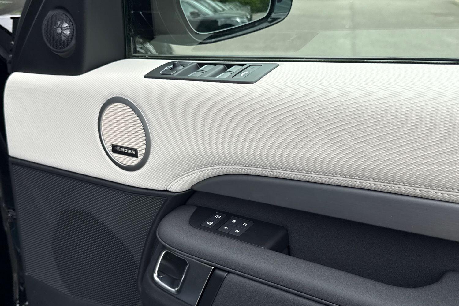 Used Land Rover Discovery 2025 for sale - 77549835: Photo 53